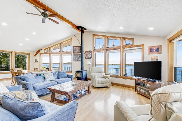 Jettyview Escape Main image